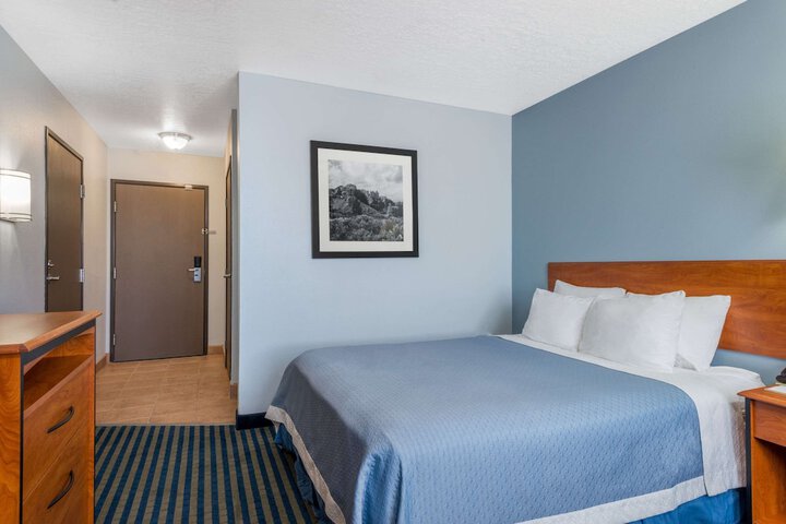 Room 12 of 27