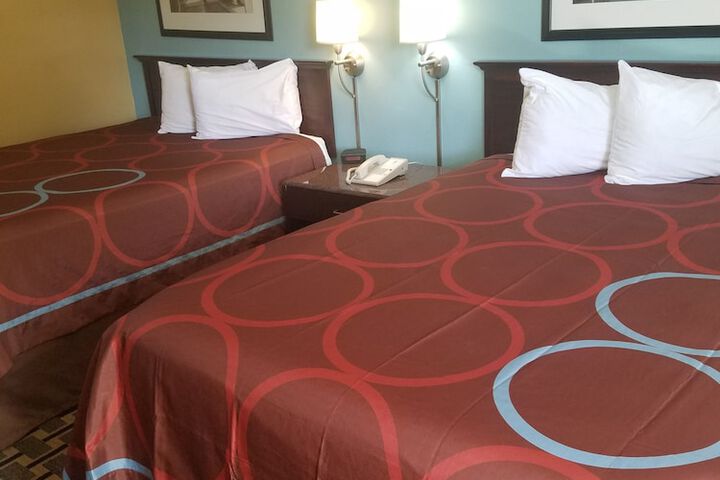 Room 9 of 20