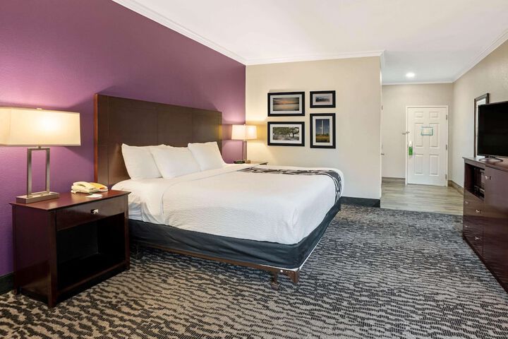 Room 16 of 33