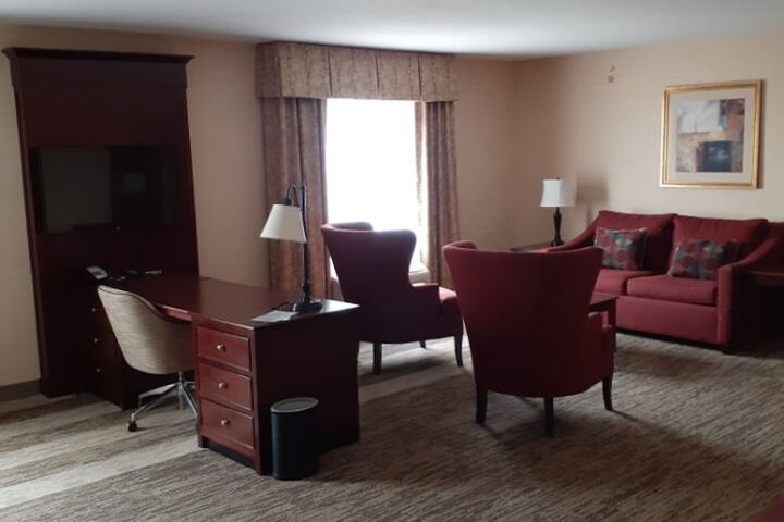 Hampton Inn & Suites Greensburg