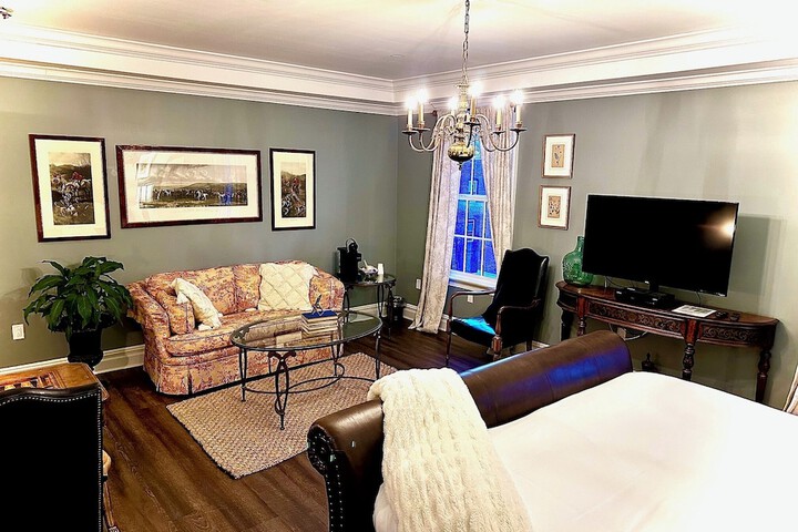 Room 53 of 81