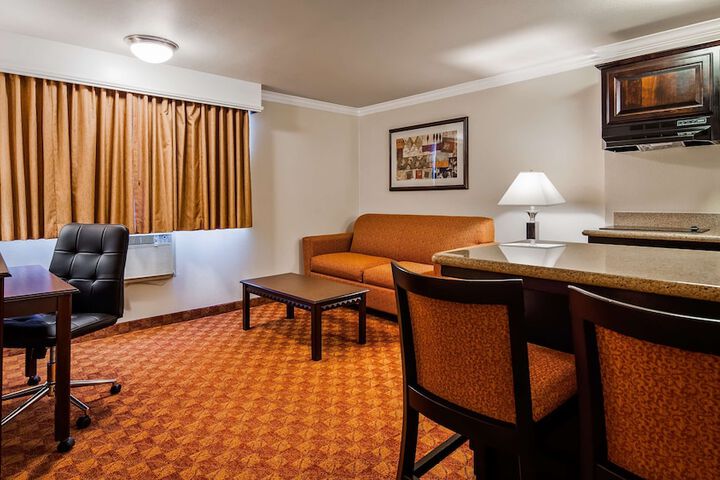 Lompoc Valley Inn and Suites