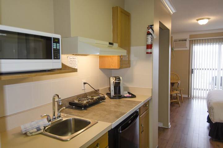 Tiki Shores Inn & Suites