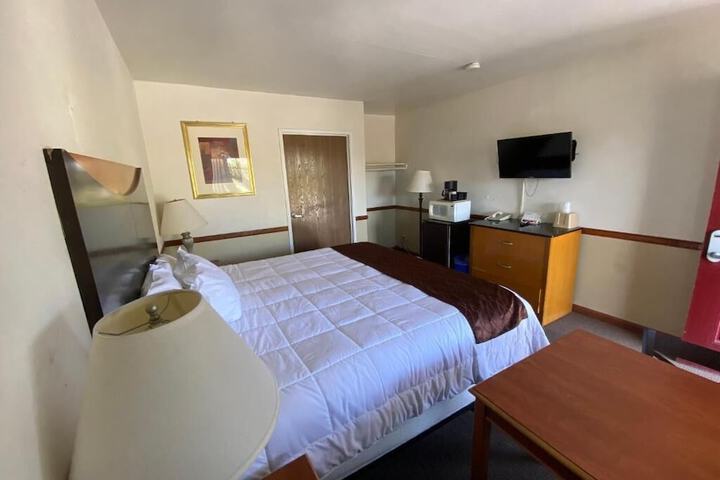 Room 32 of 82