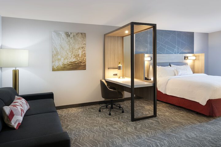 Room 12 of 25
