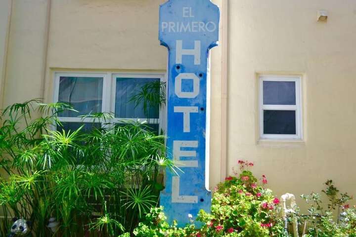 El Primero Hotel