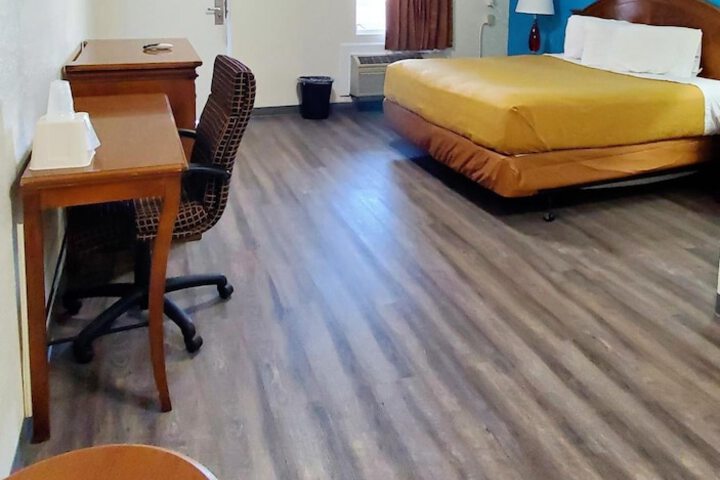 Room 18 of 30