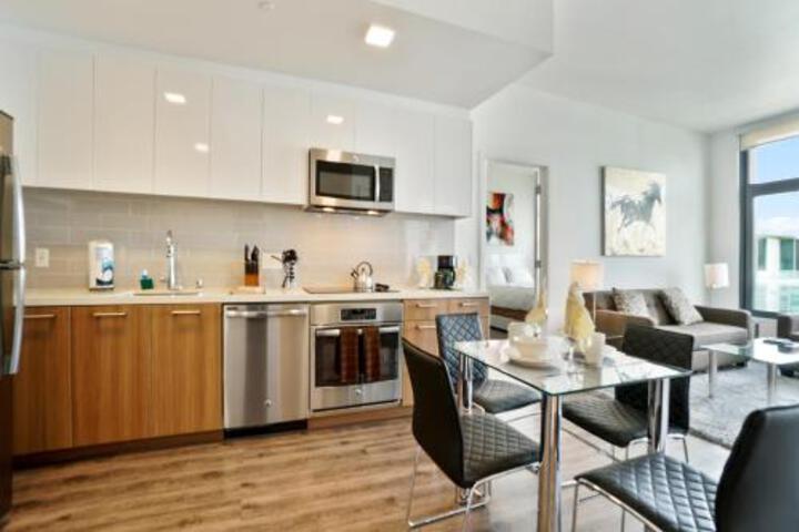 Global Luxury Suites on Folsom Street