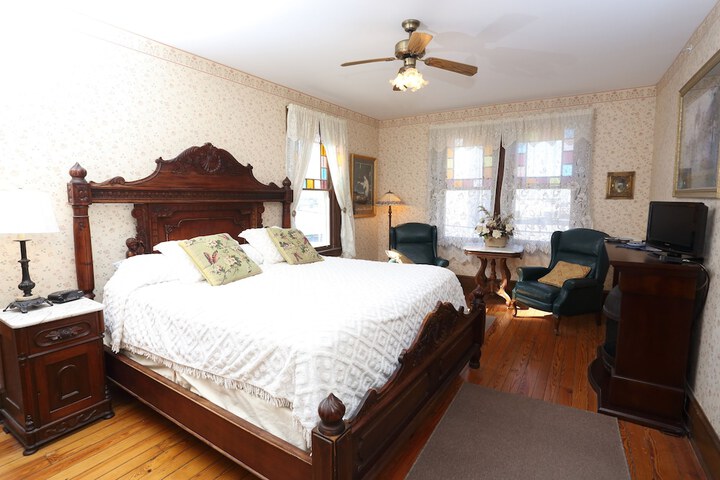 Room 32 of 48