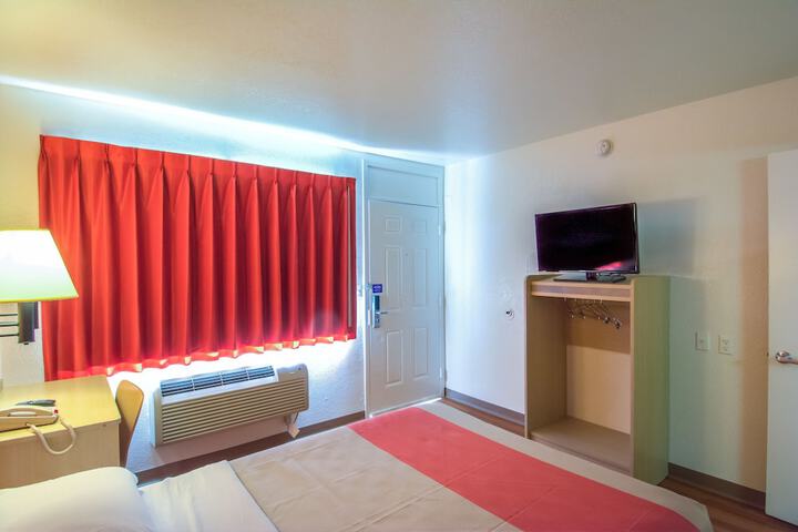 Room 20 of 39
