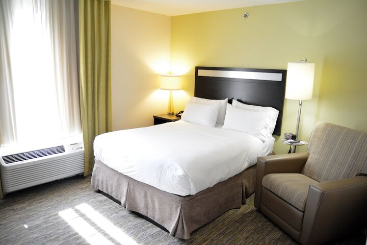 Candlewood Suites Youngstown W I-80 Niles Area by IHG