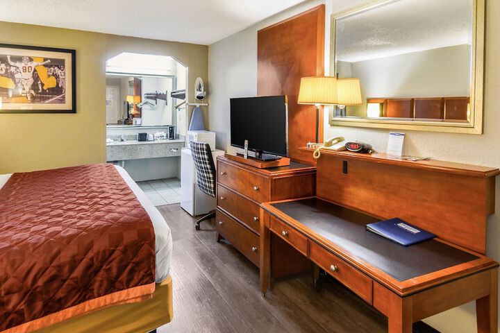 Room 21 of 33