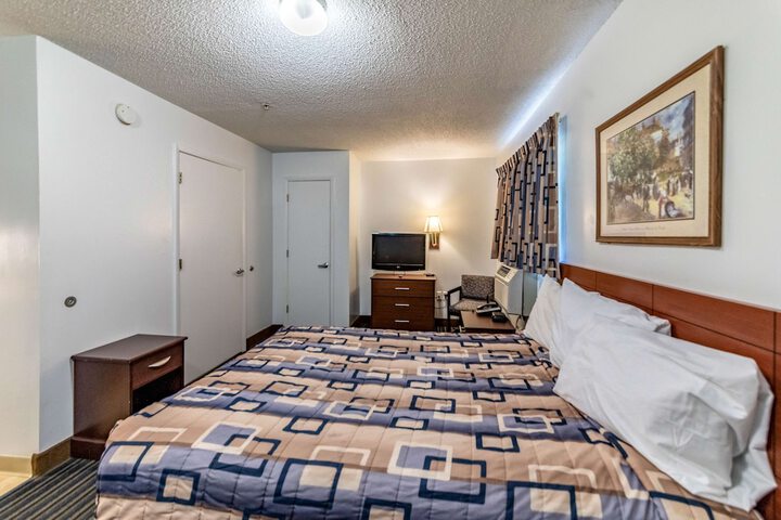 Room 21 of 34