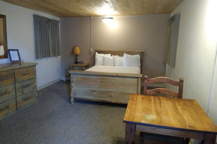 Room 32 of 51