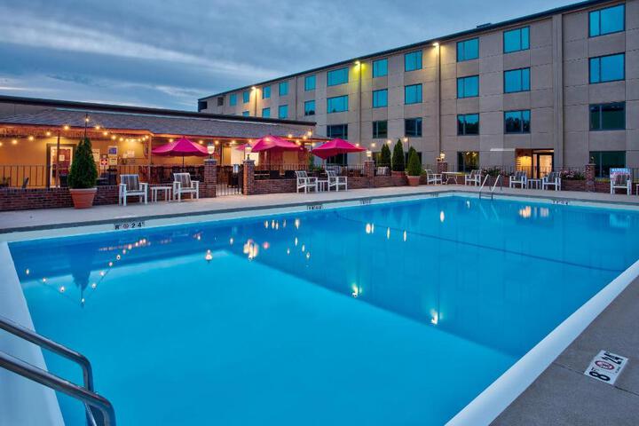 Crowne Plaza Chicago-Northbrook by IHG