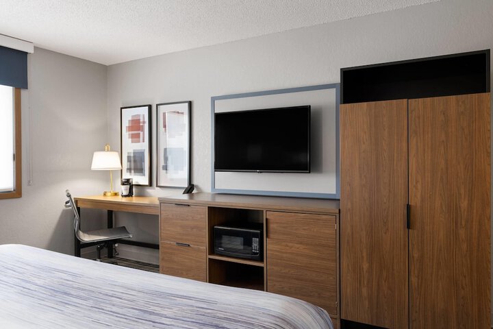 AmericInn by Wyndham Alexandria