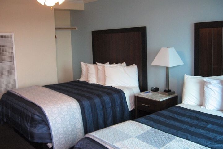 Dolphin Cove Motel