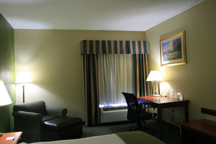 Holiday Inn Express & Suites Grenada by IHG