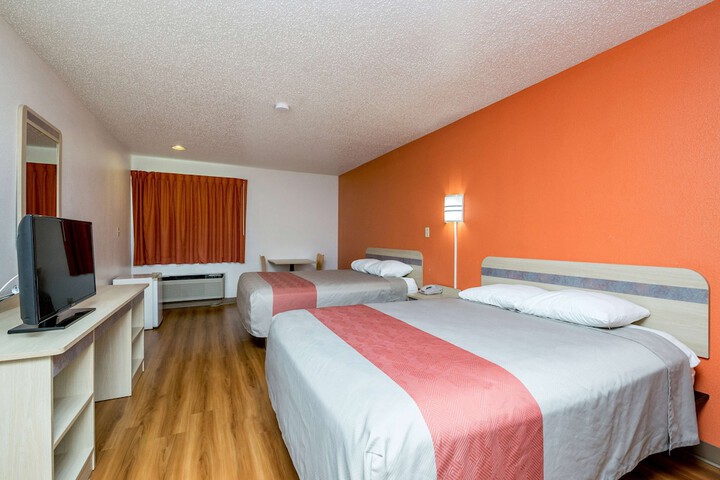 Room 32 of 42