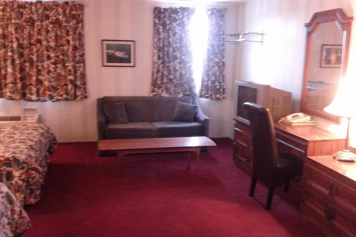Room 5 of 19