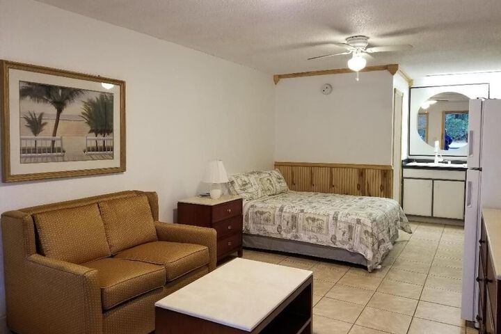 Room 32 of 48