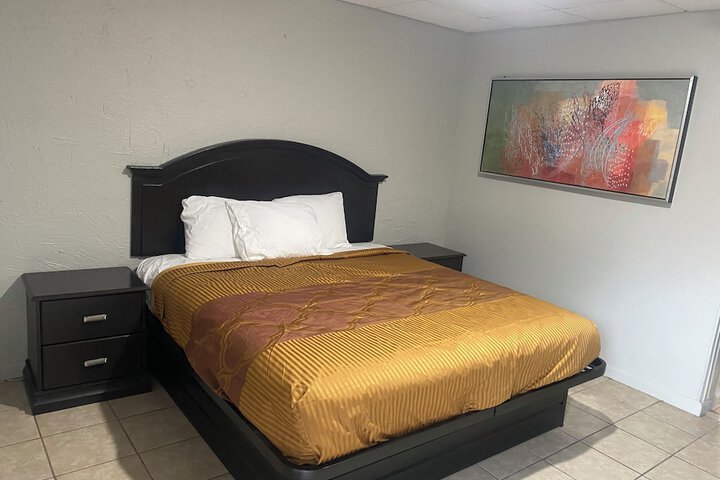 Room 17 of 30