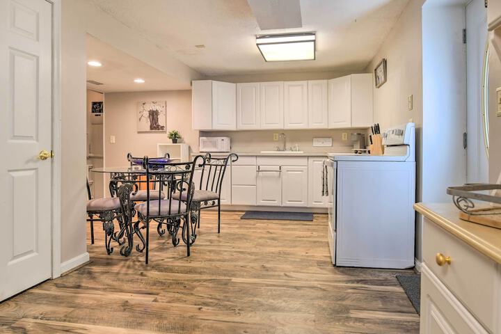 Bel Air Apartment w / Pool 2 Mi to Main St