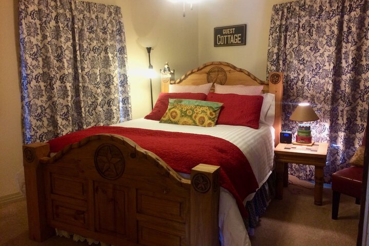 The Old Liberty Schoolhouse B & B