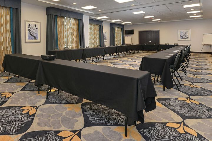 Hampton Inn & Suites Des Moines Downtown