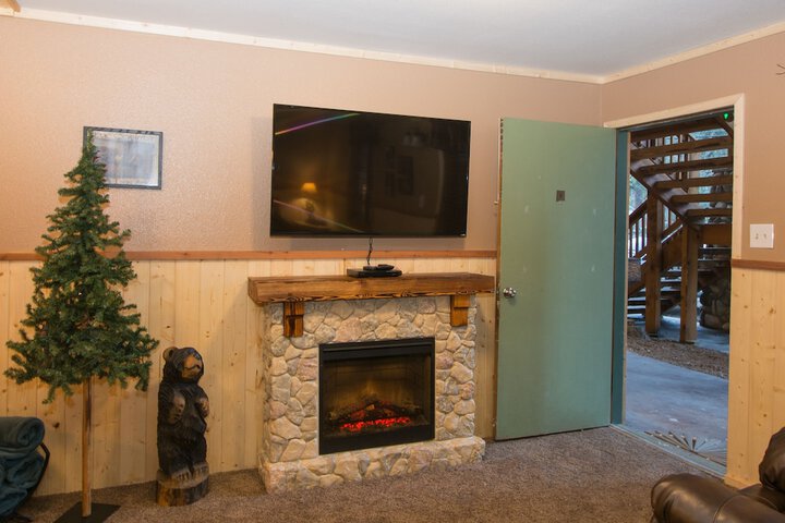 Upper Canyon Inn & Cabins