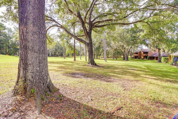 2 Mi to Rainbow Springs: Dunnellon Townhome