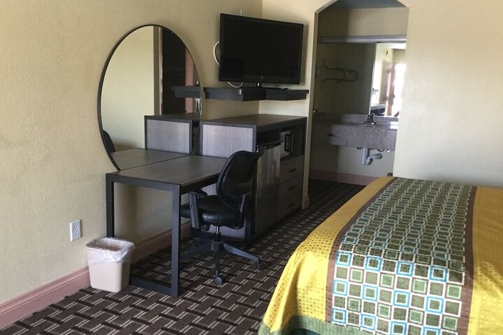 Room 34 of 37