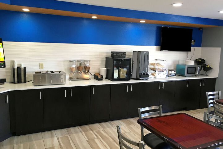 Breakfast/Coffee Service 17 of 18