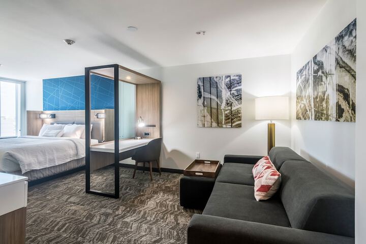 Room 15 of 27