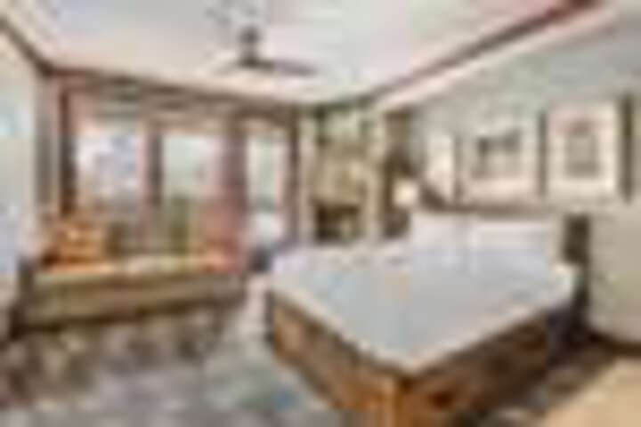 Room 150 of 168