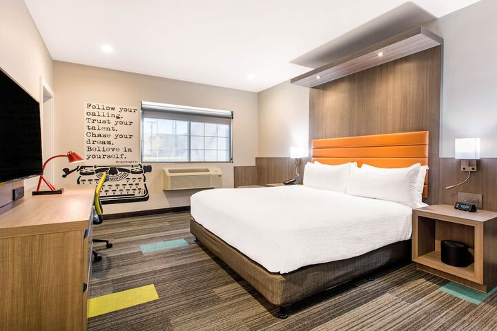 Room 13 of 52