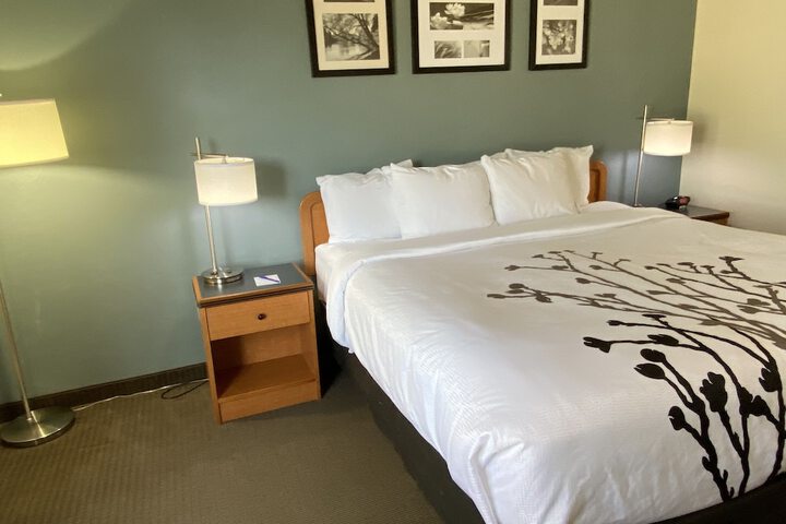 Room 28 of 43