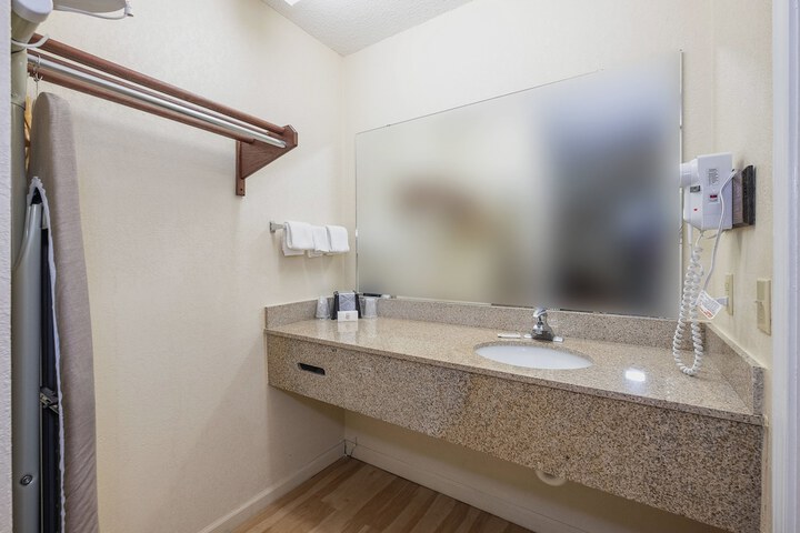 Red Roof Inn & Suites Rome