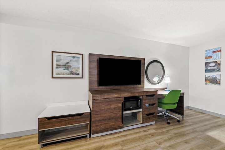 Room 28 of 45