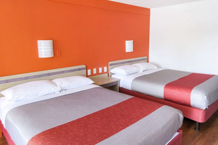 Room 12 of 24