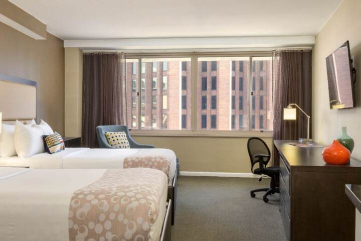 The Windsor Suites