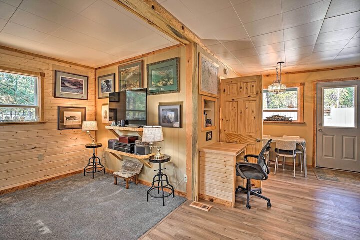 High Lakes Hideaway: La Pine Fishing Cabin!