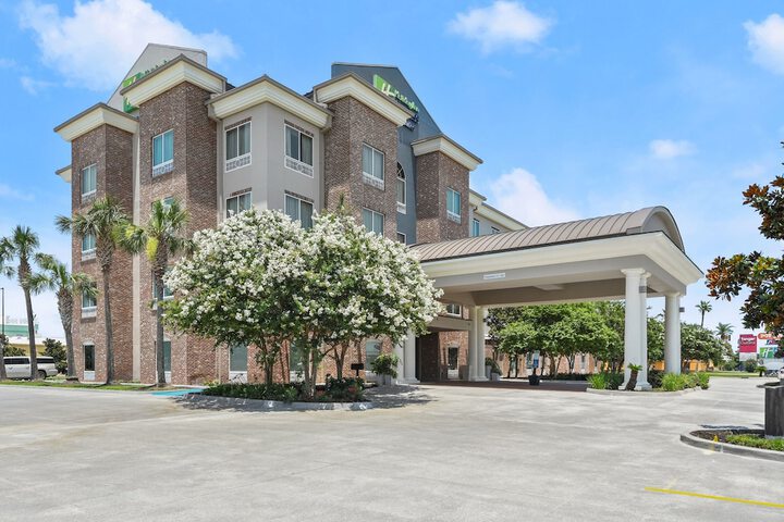 Holiday Inn Express & Suites Gonzales by IHG