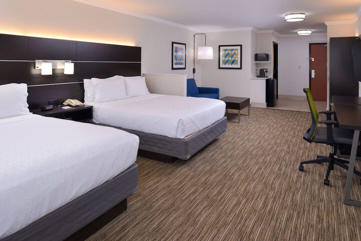 Room 8 of 26