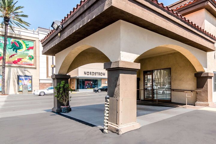 Hotel 3 of 25