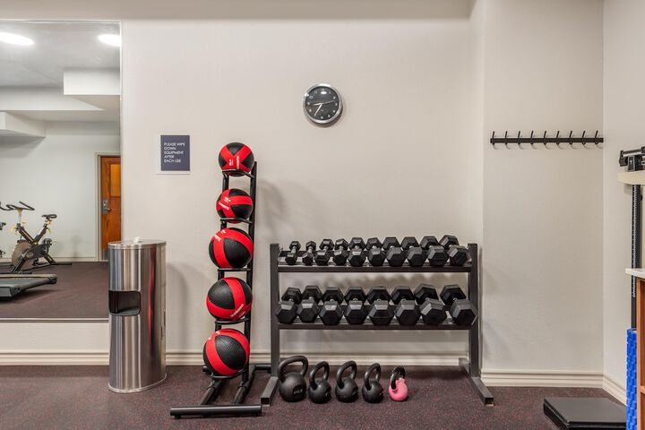 Best Western Plus 1000 Islands Hotel & Suites