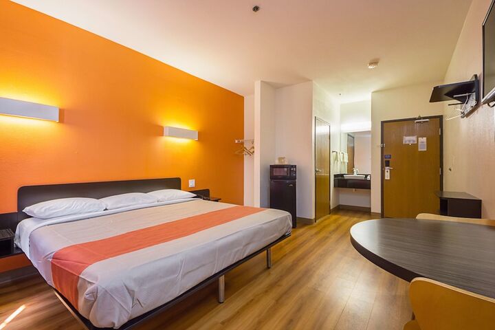 Room 21 of 25