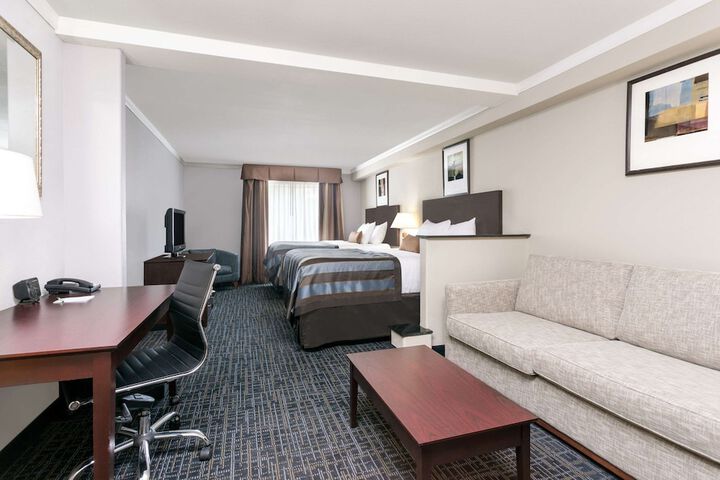 Room 4 of 19