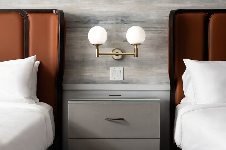 Room 15 of 100