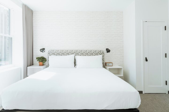 Room 73 of 111